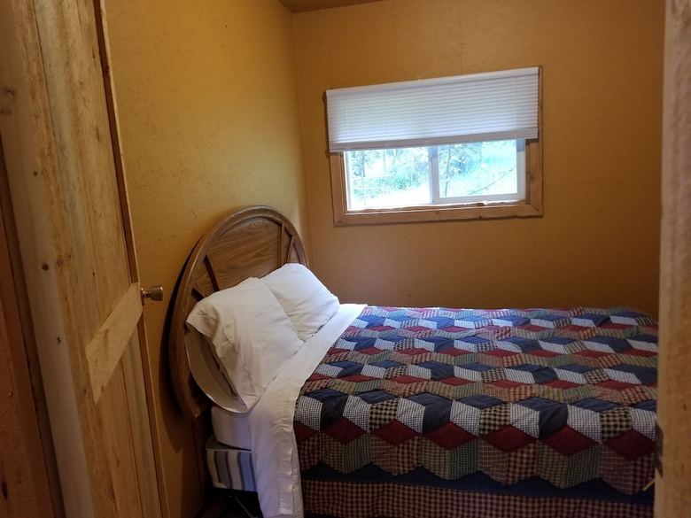 Motel Schott's Lake Rv & Guest Ranch Inc.