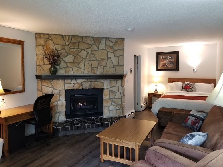 Motel Schott's Lake Rv & Guest Ranch Inc.