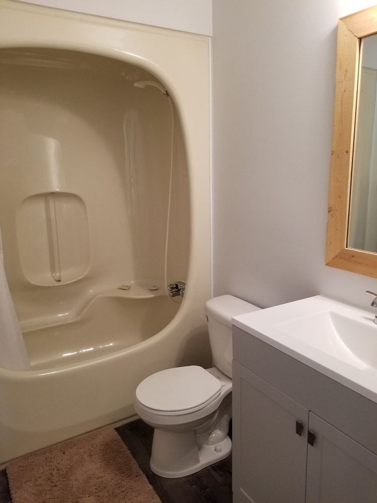 Motel Schott's Lake Rv & Guest Ranch Inc.