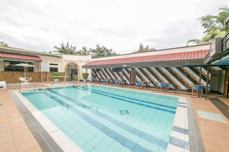 Green Hills Hotel