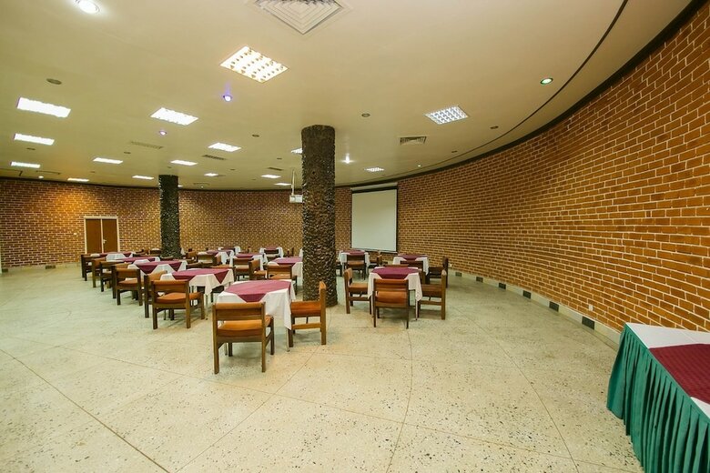 Green Hills Hotel