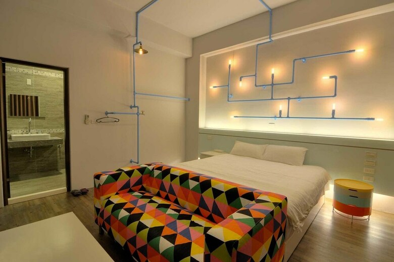 Bed & Breakfast Art Zone