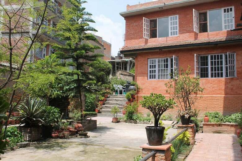 Bed & Breakfast Pradhan House Homestay