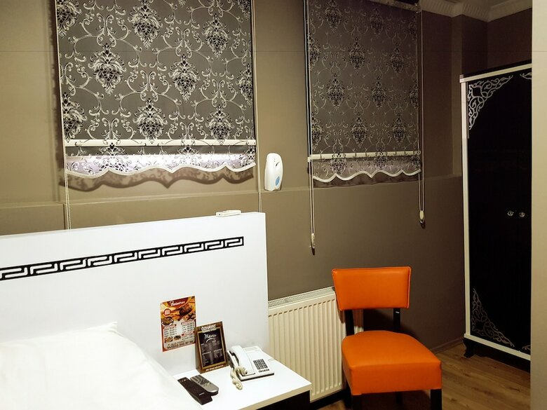 Ozhayat Hotel