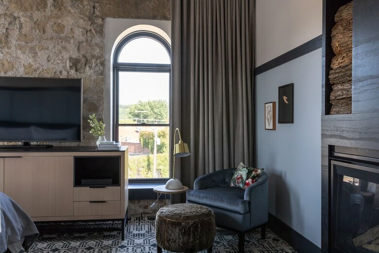 Hotel Lora