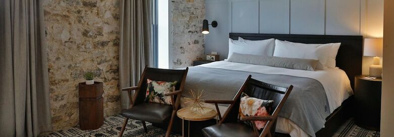 Hotel Lora