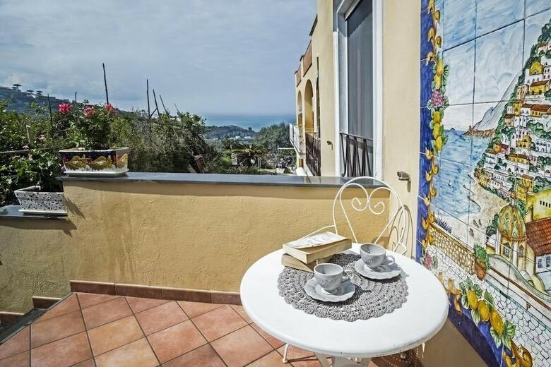 Faraglioni Di Sorrento