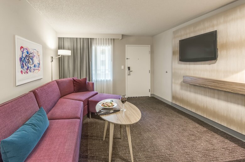 Hotel Crowne Plaza Suites Arlington - Ballpark - Stadium