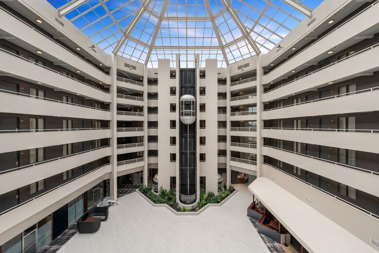 Hotel Crowne Plaza Suites Arlington - Ballpark - Stadium