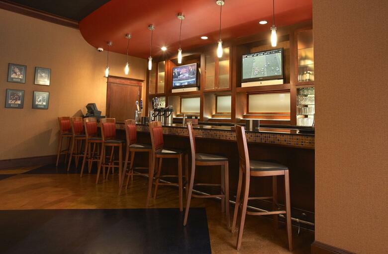 Hotel Crowne Plaza Suites Arlington - Ballpark - Stadium