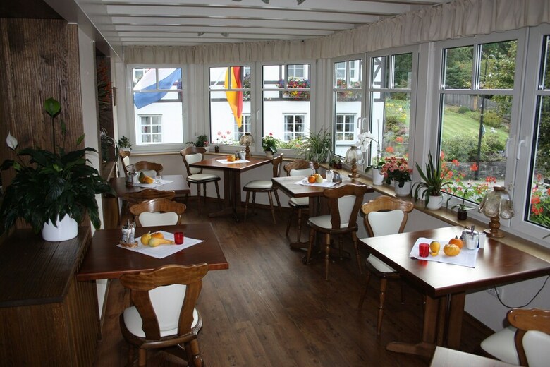 Hotel Pension Hunaustuben
