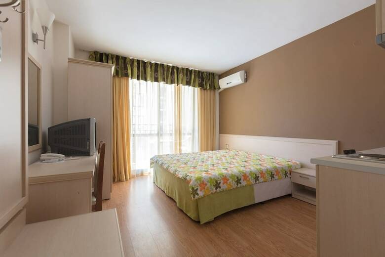 Aparthotel Cosy Studio With Kitchen & Balcony