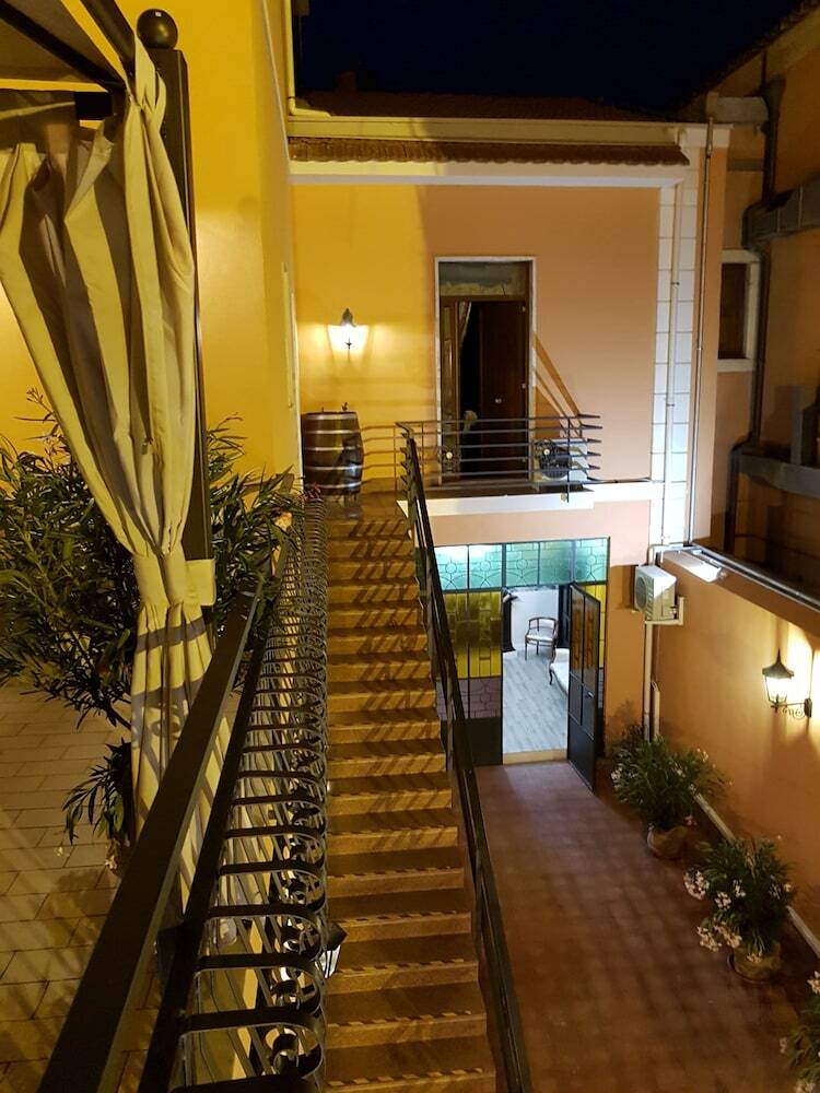 Hotel Affittacamere La Campana