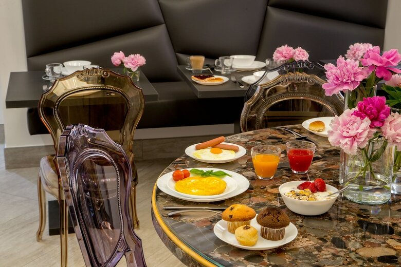 Hotel Gcf Luxury Suites, Guest House