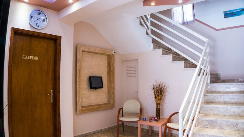 Milonas House Apartments