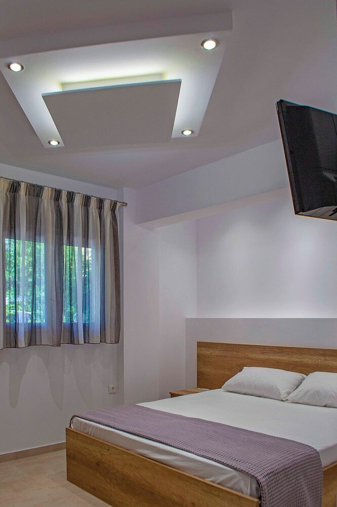 Milonas House Apartments