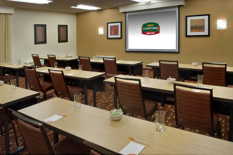 Hotel Courtyard By Marriott Norwalk