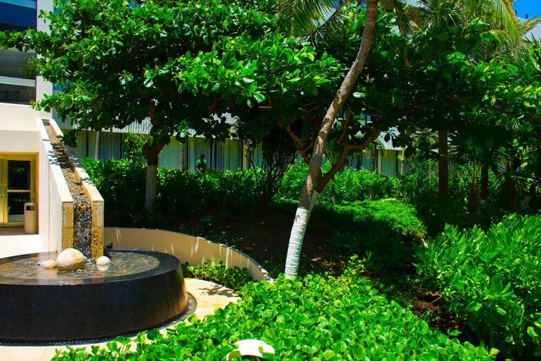 Ocean Front Condo In Hotel Zone