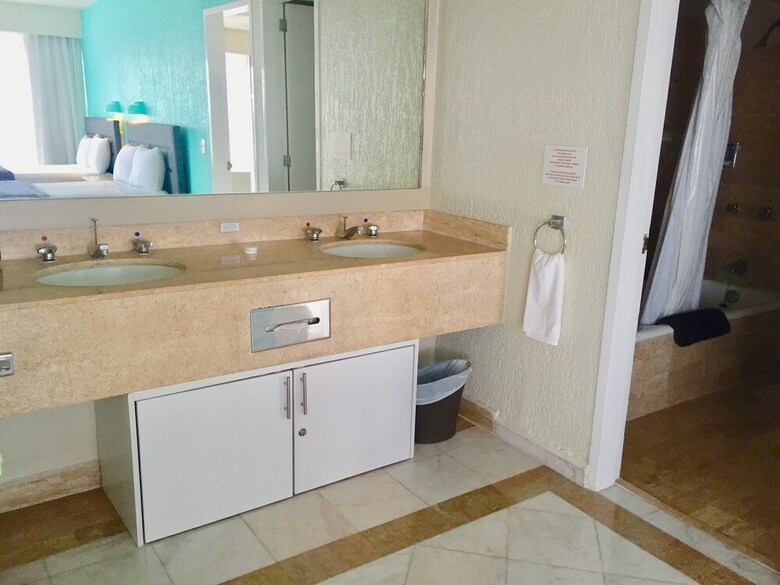 Ocean Front Condo In Hotel Zone