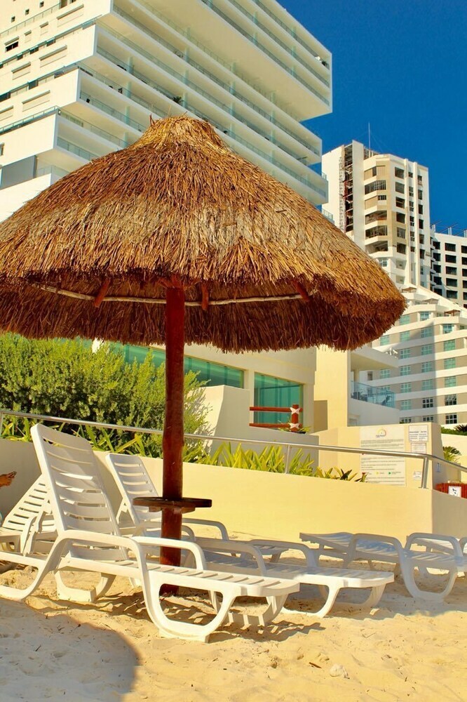 Ocean Front Condo In Hotel Zone
