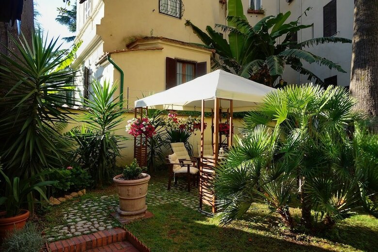 Green Hotel