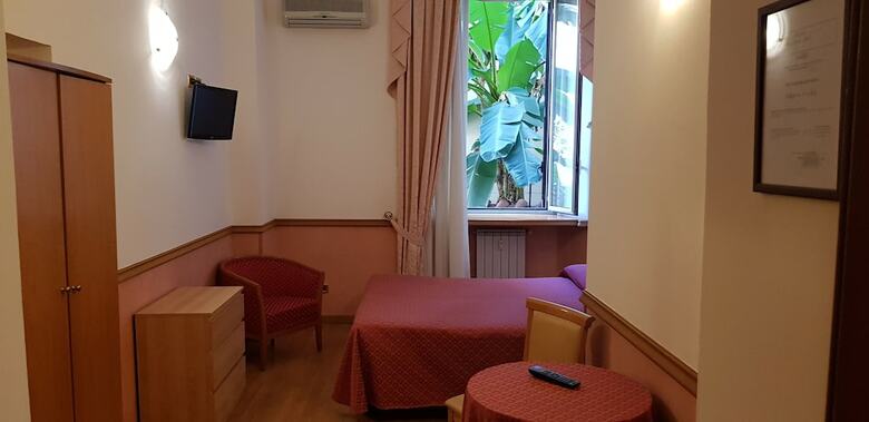Green Hotel