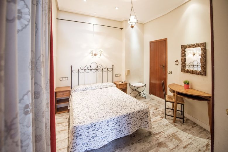 Hospedium Hostal La Plata