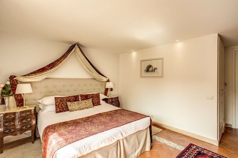 Bed & Breakfast Pantheonview - Luxury Suites