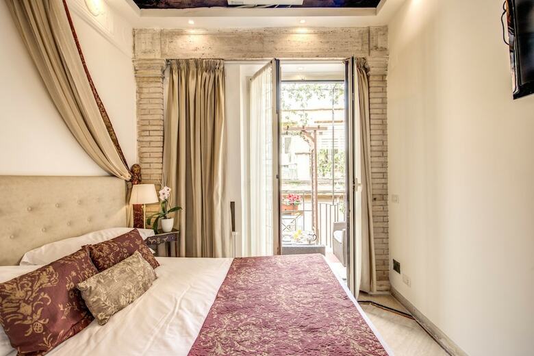 Bed & Breakfast Pantheonview - Luxury Suites