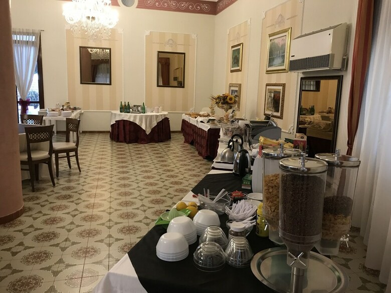 Eden Park Hotel