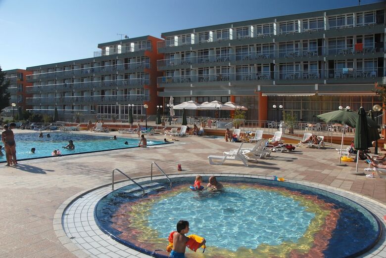 Arena Hotel Holiday