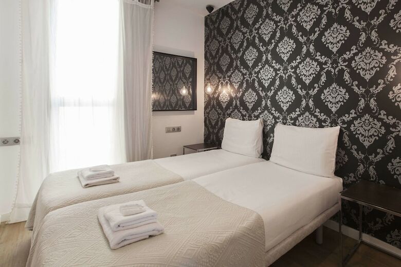 Short Stay Group Liceu Serviced Apartments