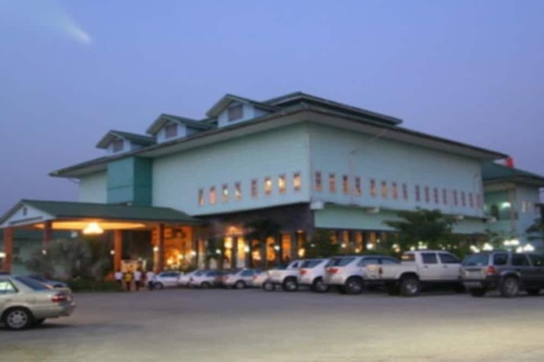 Hotel 13 Coins Airport Grand Resort