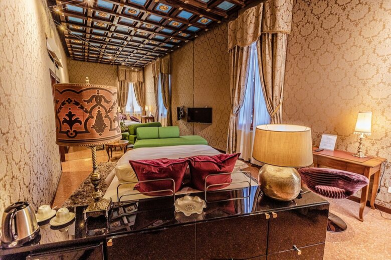 Avogaria 5 Rooms