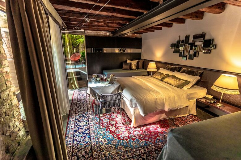 Avogaria 5 Rooms