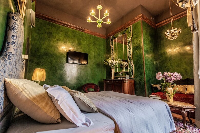 Avogaria 5 Rooms