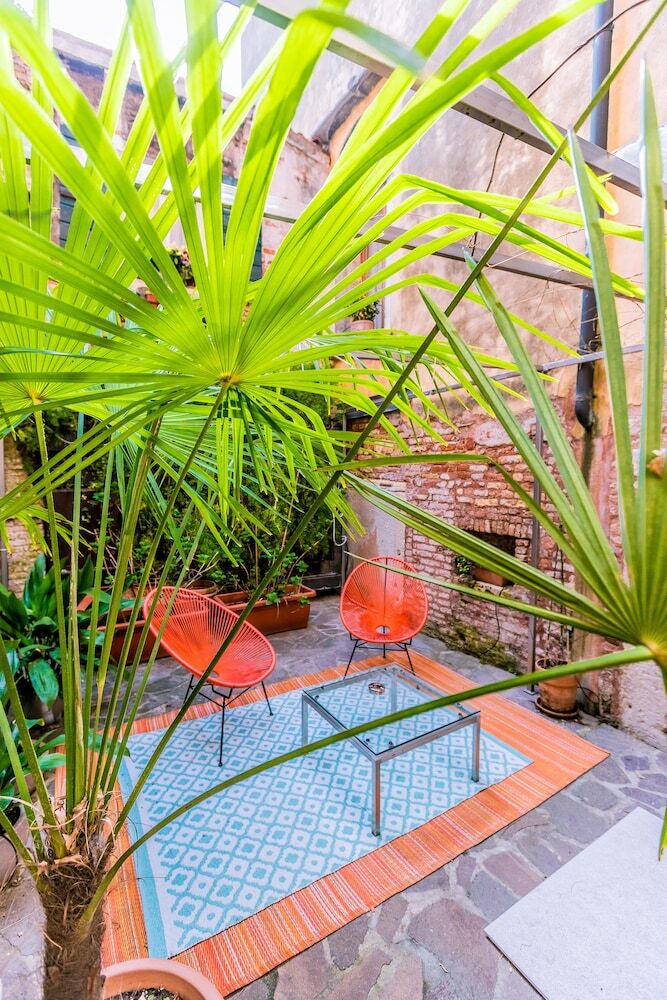 Avogaria 5 Rooms