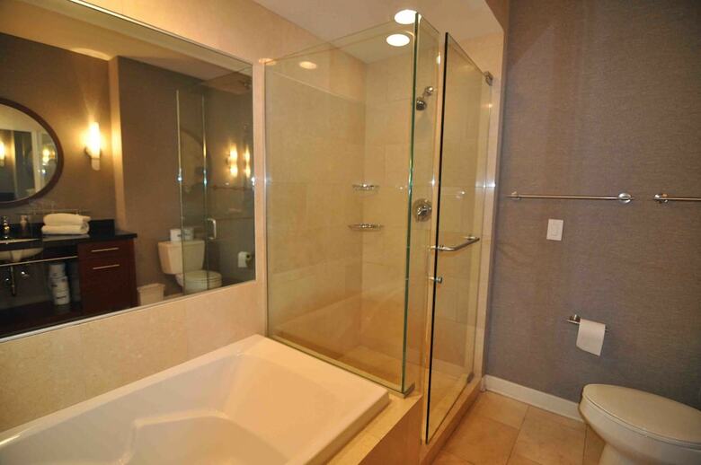 Chicago Downtown Condo - Michigan Ave Suite Id #14-15