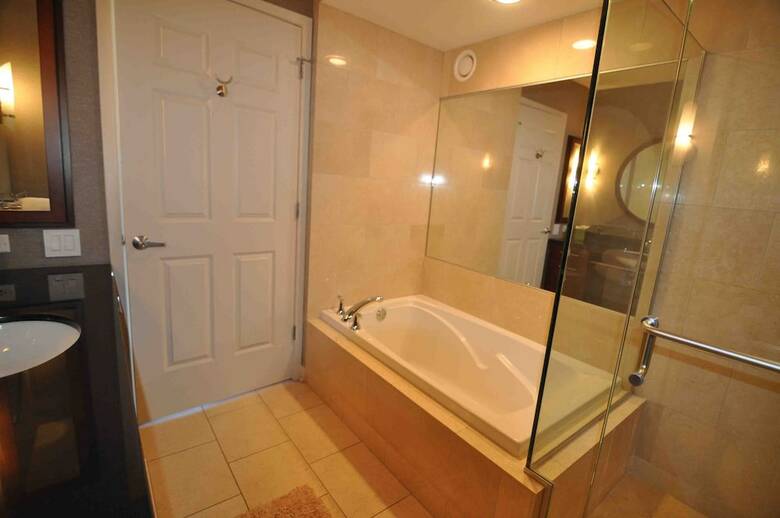 Chicago Downtown Condo - Michigan Ave Suite Id #14-15