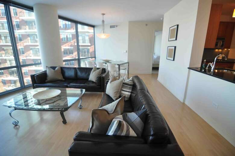 Chicago Downtown Condo - Michigan Ave Suite Id #14-15