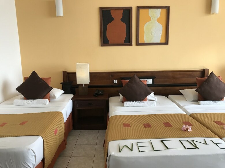 Hotel Induruwa Beach Resort