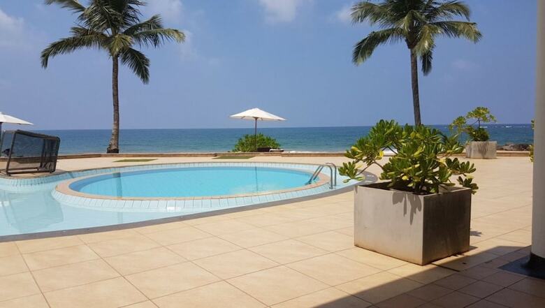 Hotel Induruwa Beach Resort