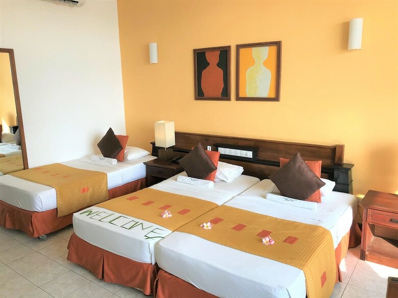 Hotel Induruwa Beach Resort