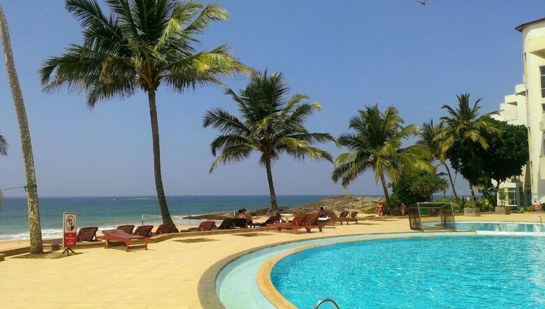 Hotel Induruwa Beach Resort