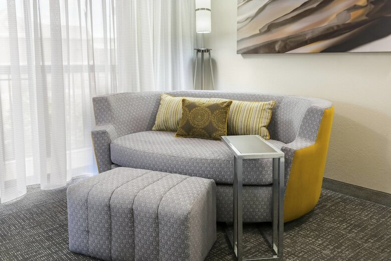 Hotel Courtyard By Marriott Mobile