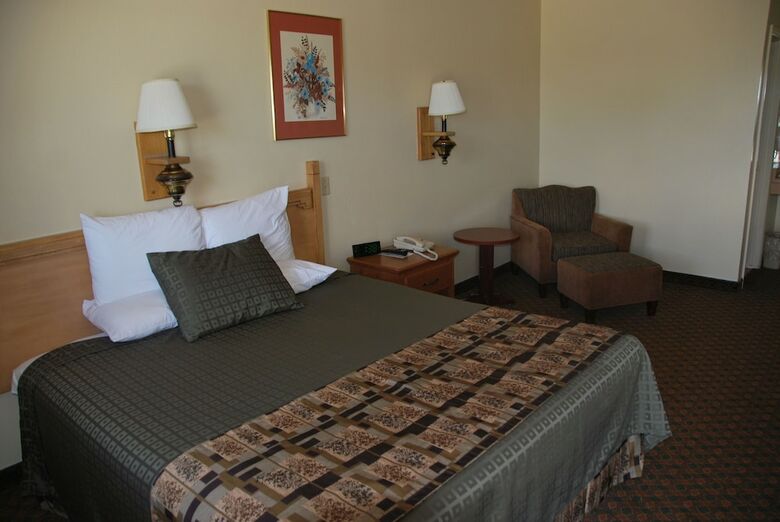 Hotel National 9 Price