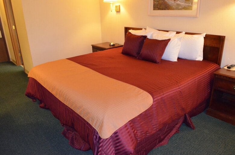 Hotel National 9 Price