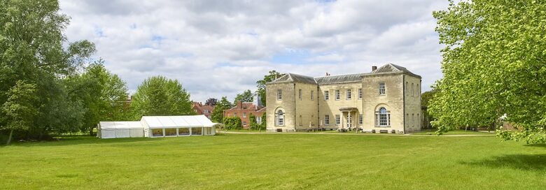 Hotel Hitchin Priory