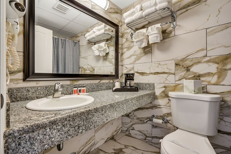 Hotel Blue Creek Inn