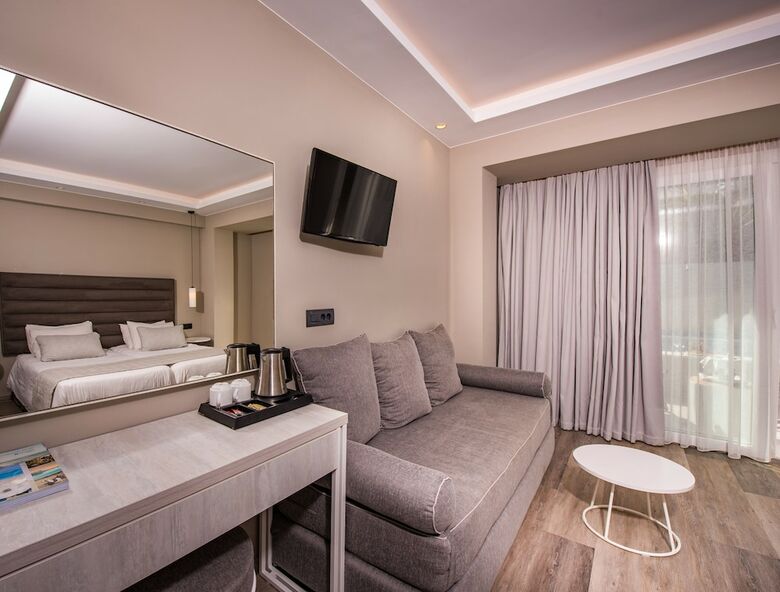 Hotel Alexandra Beach Resort & Spa